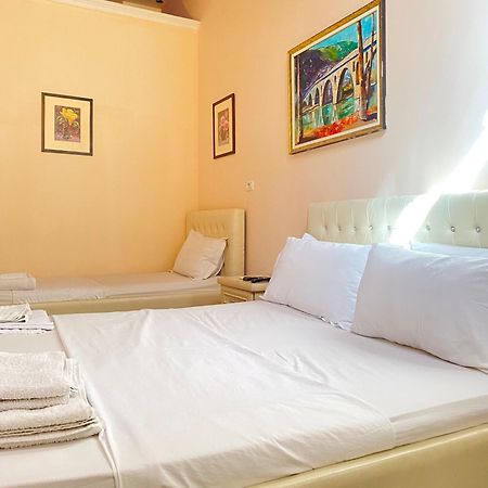 Hotel Pasarela Berat Eksteriør billede